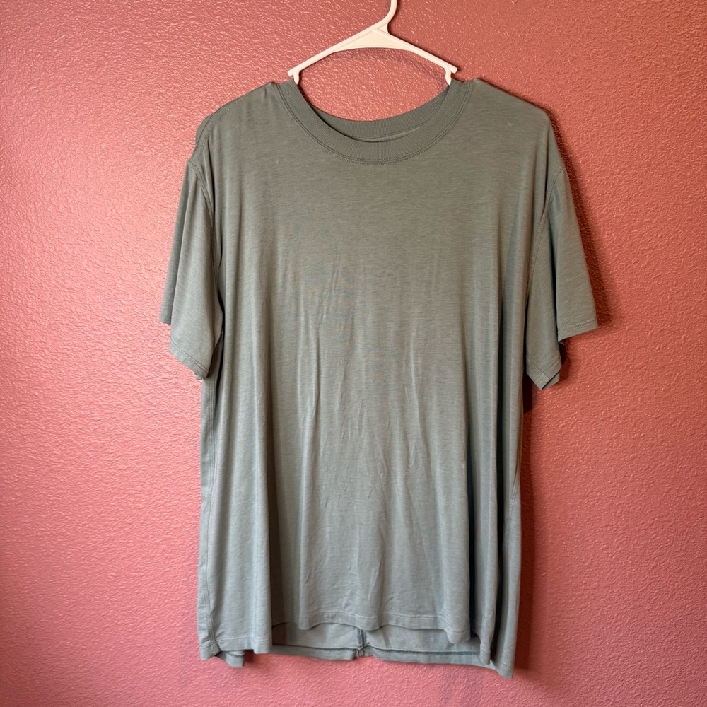 Men's lululemon Light Teal T-Shirt size Large